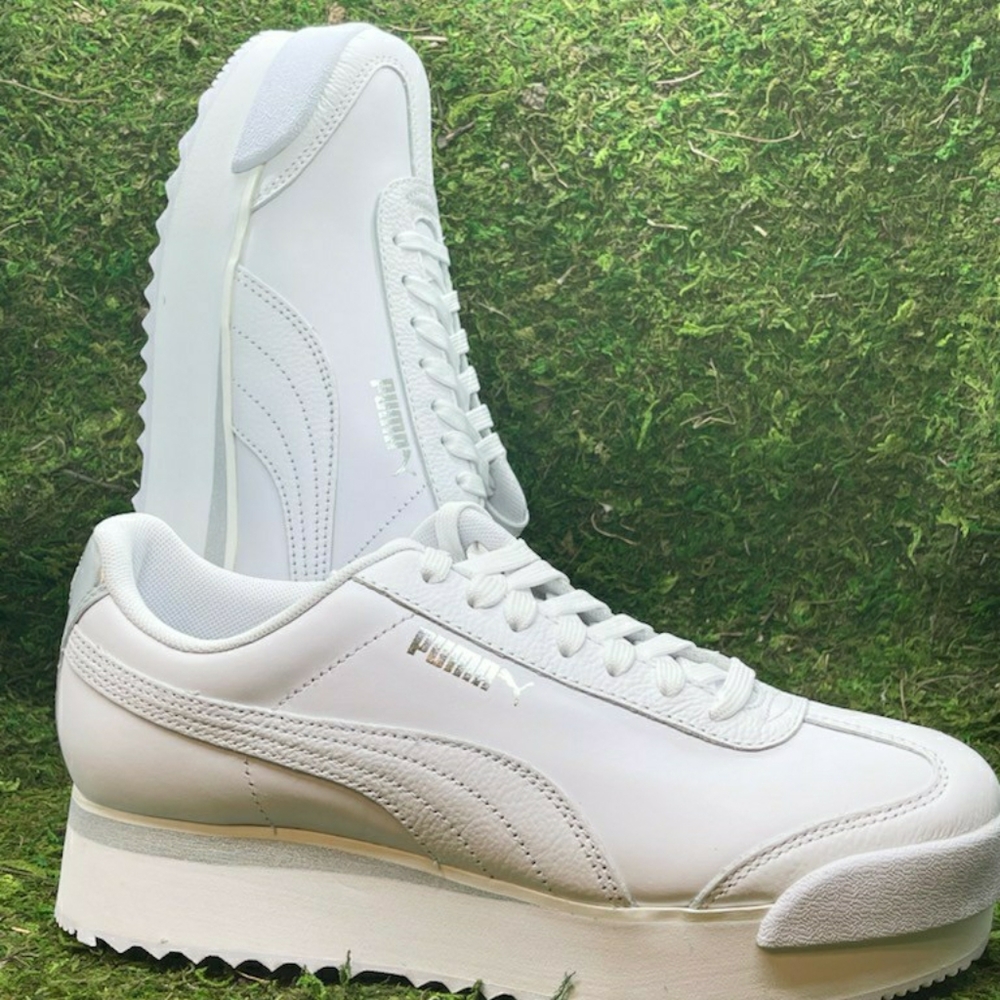 BRAND NEW PUMA PLATFORM GYMSHOES